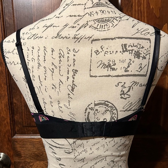 PINK Bra - Picture 2 of 7